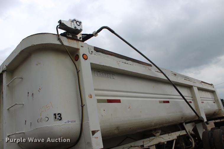 image for item BE9315 1984 Clement H22623BT end dump trailer