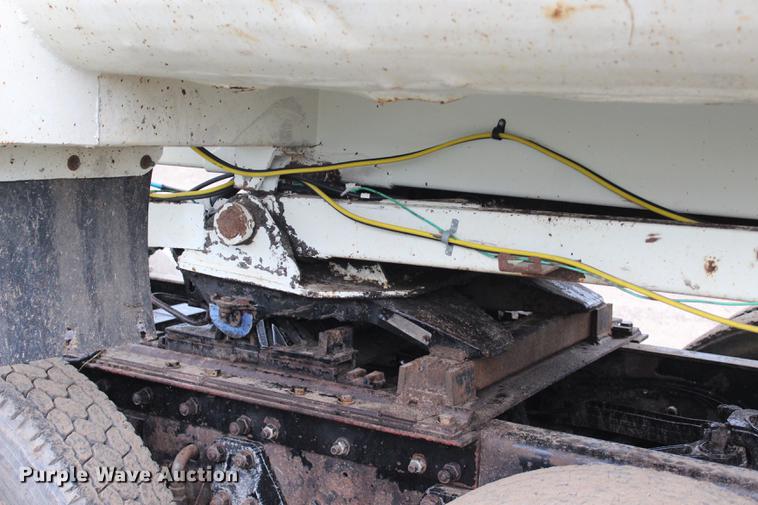 image for item BE9315 1984 Clement H22623BT end dump trailer