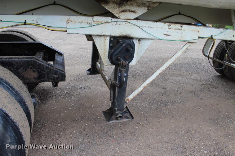 image for item BE9315 1984 Clement H22623BT end dump trailer