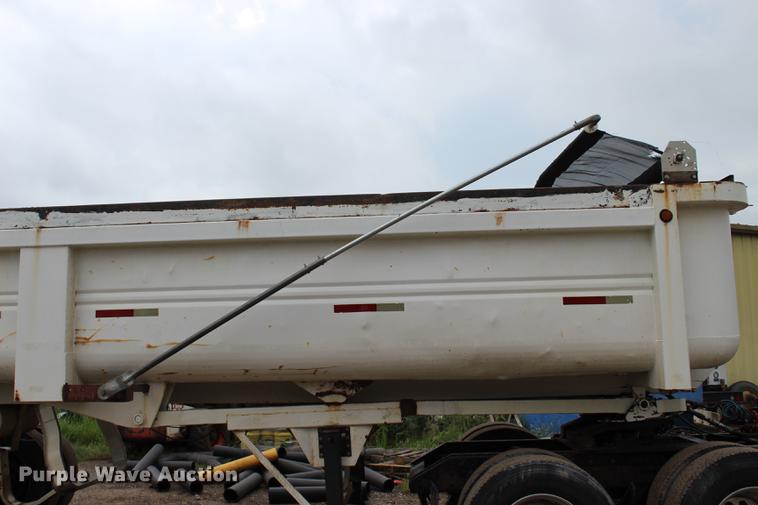 image for item BE9315 1984 Clement H22623BT end dump trailer