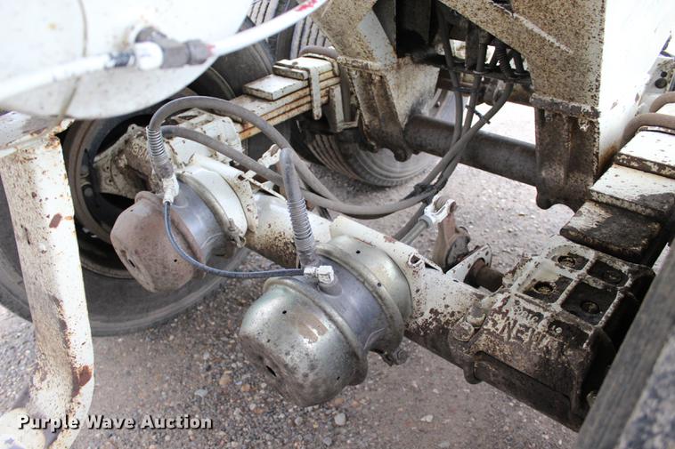 image for item BE9315 1984 Clement H22623BT end dump trailer