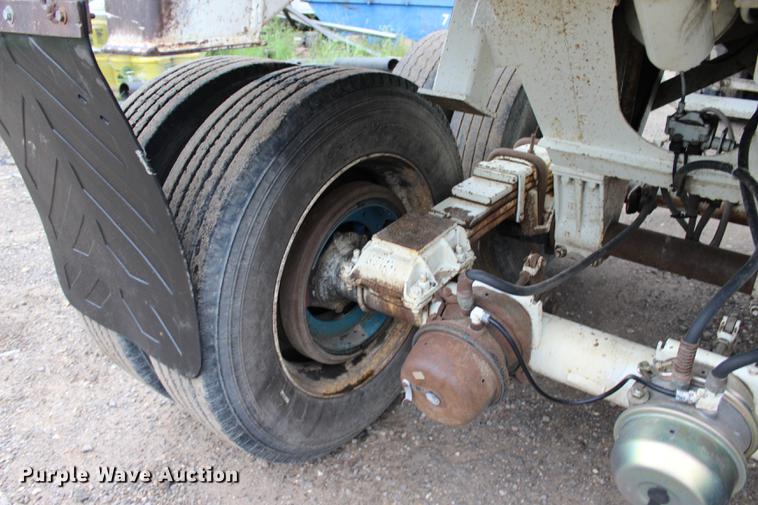 image for item BE9315 1984 Clement H22623BT end dump trailer