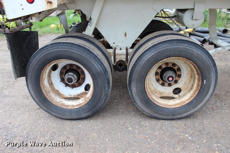 image for item BE9315 1984 Clement H22623BT end dump trailer