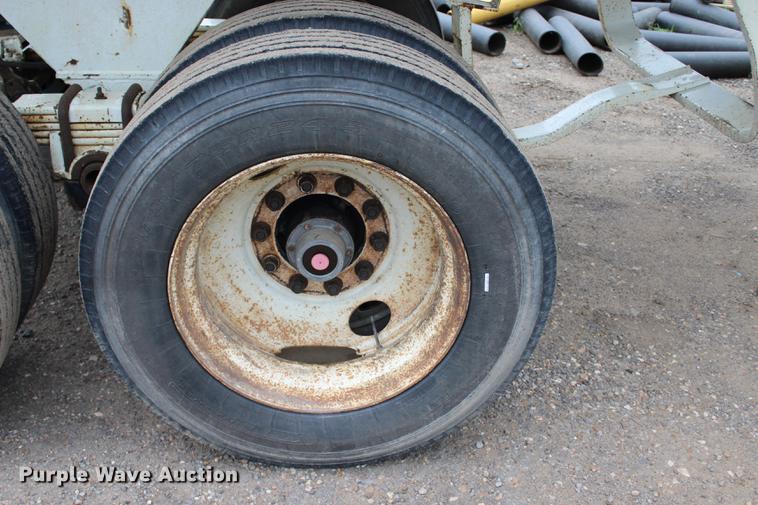 image for item BE9315 1984 Clement H22623BT end dump trailer