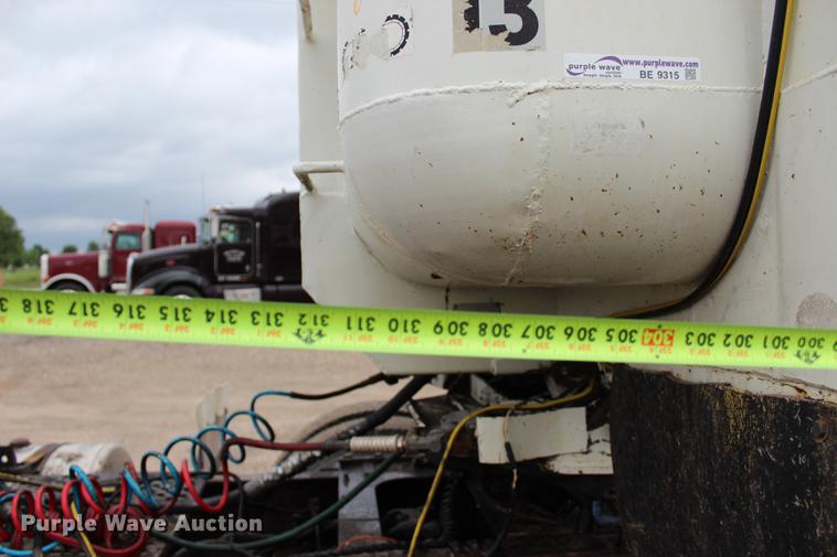 image for item BE9315 1984 Clement H22623BT end dump trailer