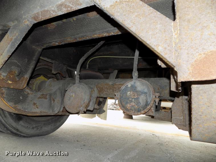 image for item DB8642 1991 Transcraft TDL1401950X102 drop deck equipment trailer