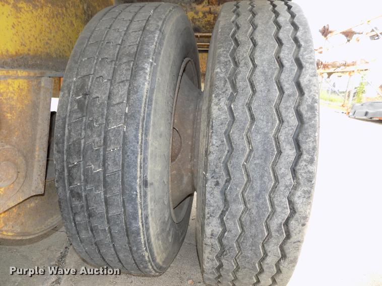 image for item DB8642 1991 Transcraft TDL1401950X102 drop deck equipment trailer