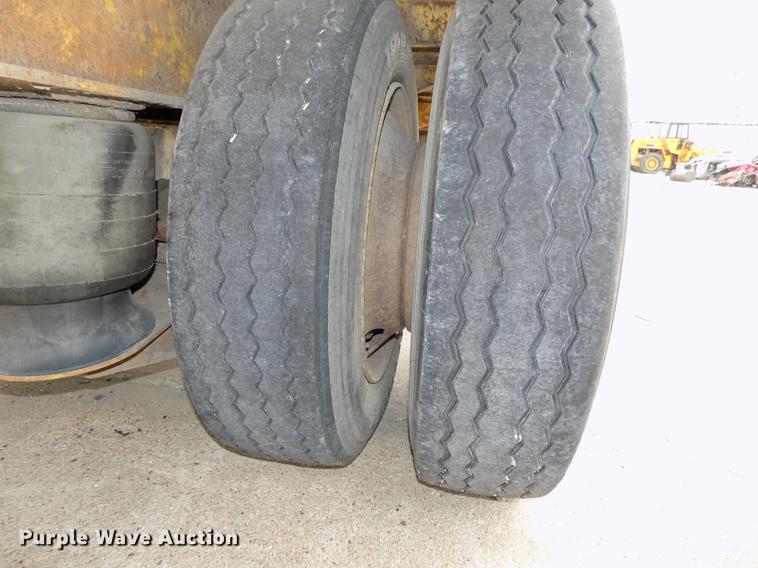 image for item DB8642 1991 Transcraft TDL1401950X102 drop deck equipment trailer