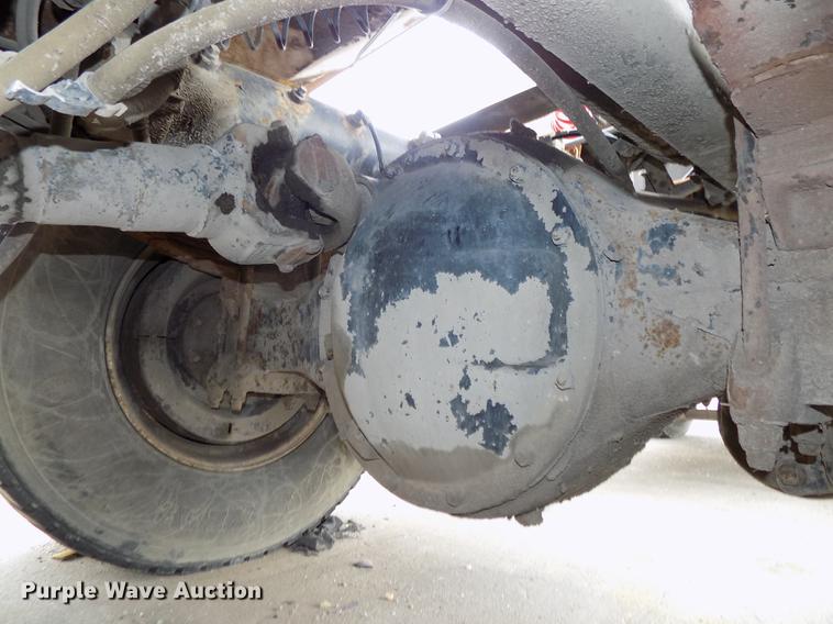 image for item DB8643 1993 White GMC WG64T semi truck