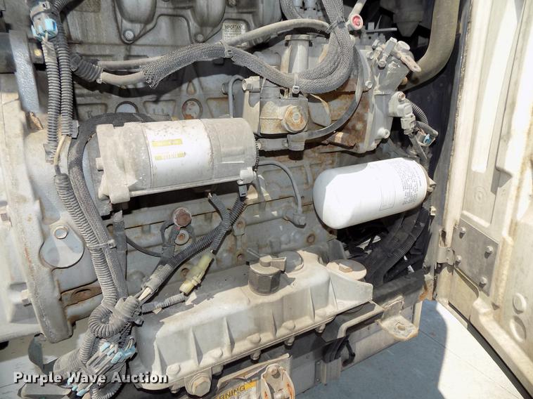 image for item DB8679 2007 Utility 3000R refrigerated van trailer