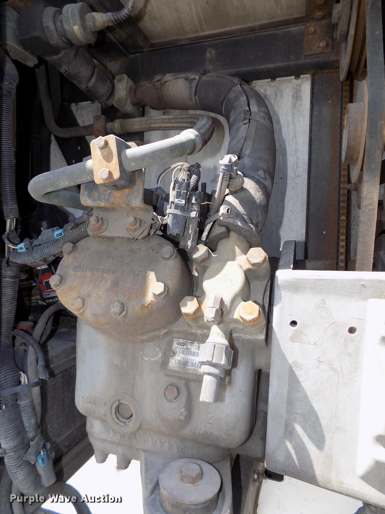 image for item DB8679 2007 Utility 3000R refrigerated van trailer