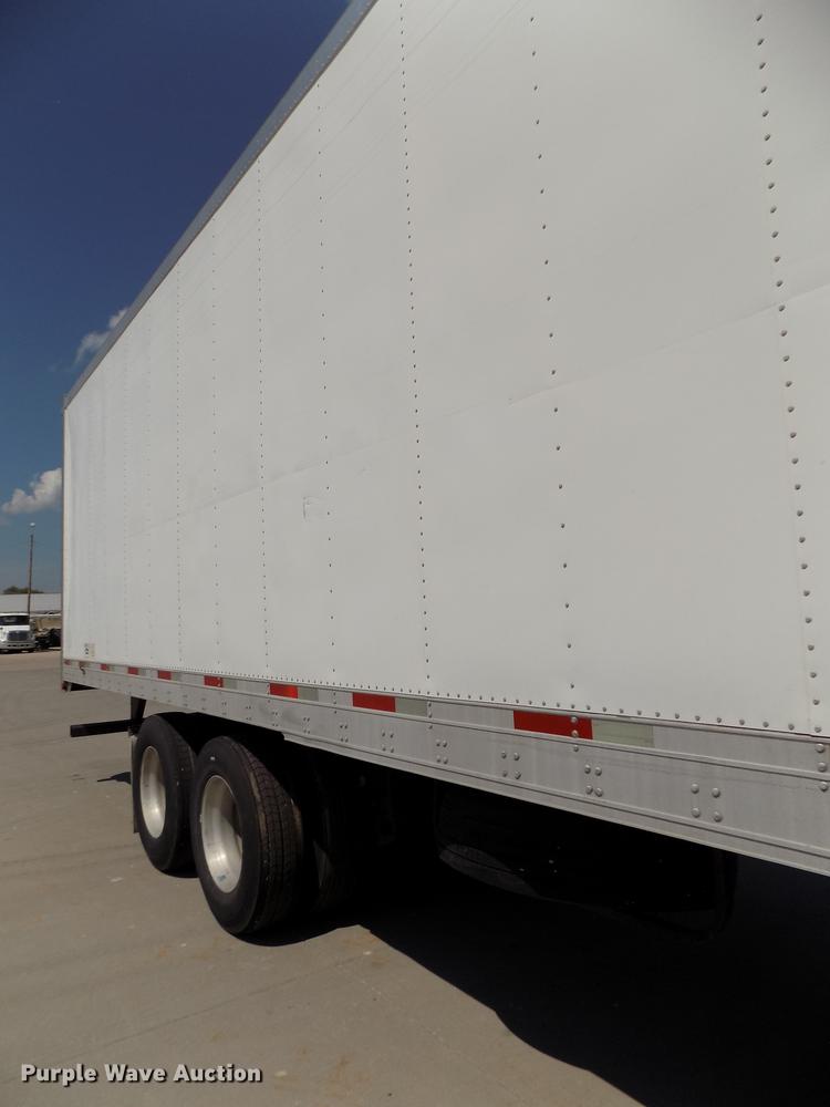 image for item DB8679 2007 Utility 3000R refrigerated van trailer