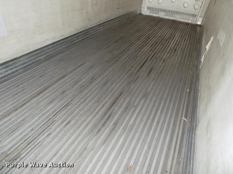 image for item DB8679 2007 Utility 3000R refrigerated van trailer