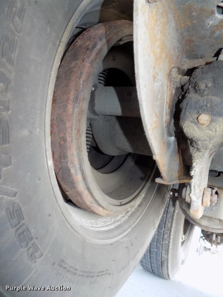 image for item DB8679 2007 Utility 3000R refrigerated van trailer