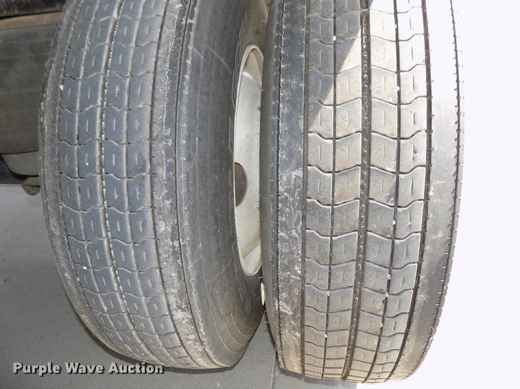 image for item DB8679 2007 Utility 3000R refrigerated van trailer