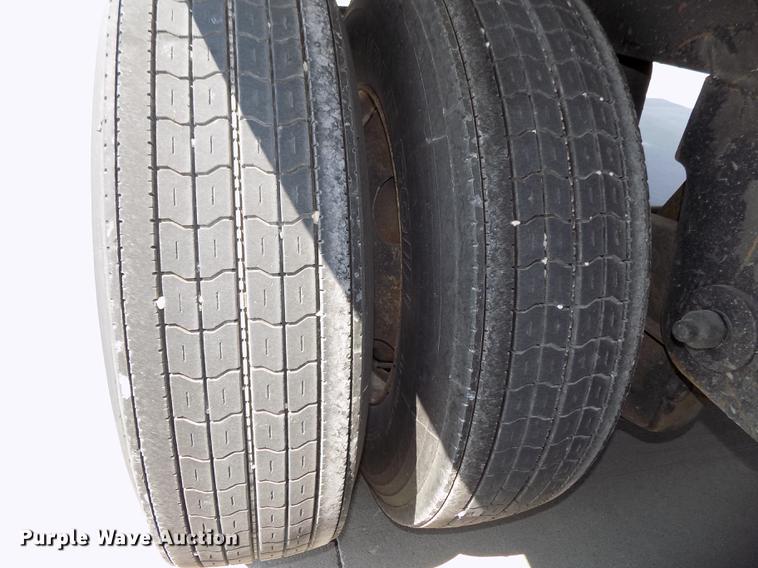 image for item DB8679 2007 Utility 3000R refrigerated van trailer