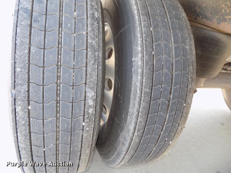 image for item DB8679 2007 Utility 3000R refrigerated van trailer