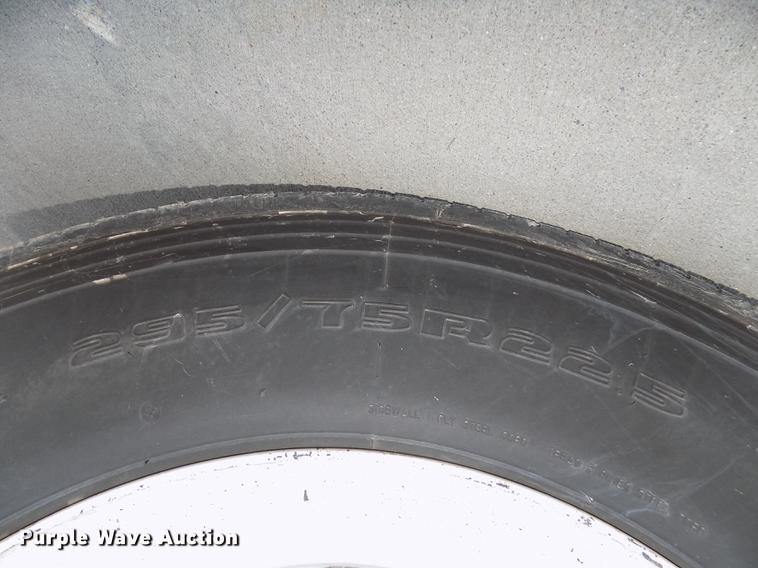 image for item DB8679 2007 Utility 3000R refrigerated van trailer