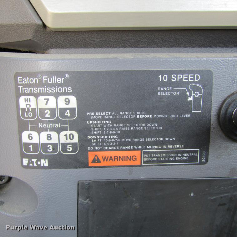 image for item DC0041 2012 Mack CXU613 semi truck