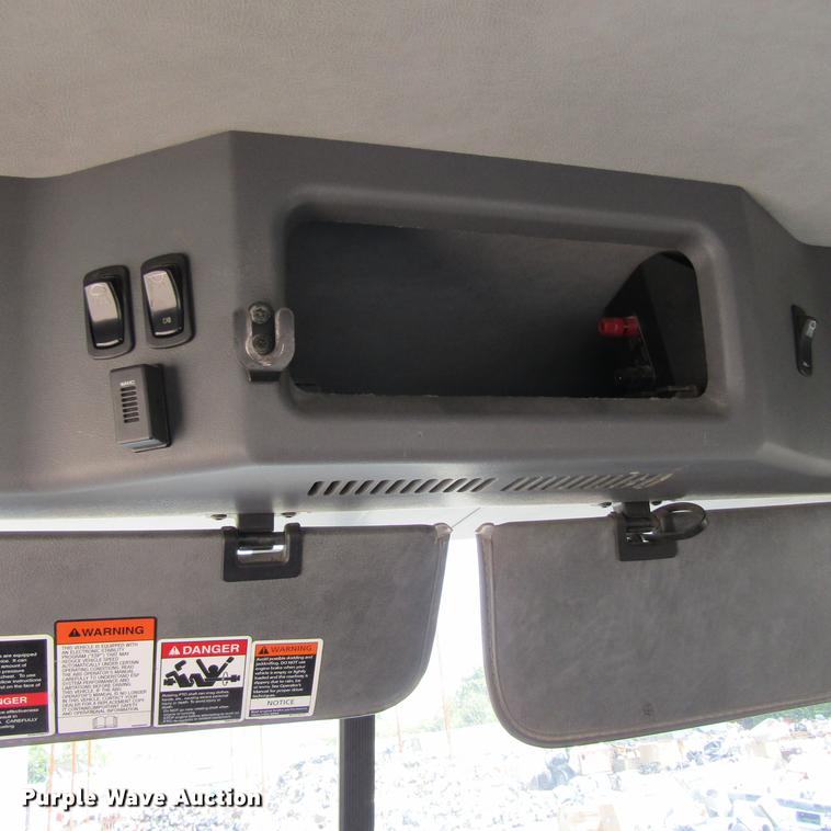 image for item DC0041 2012 Mack CXU613 semi truck