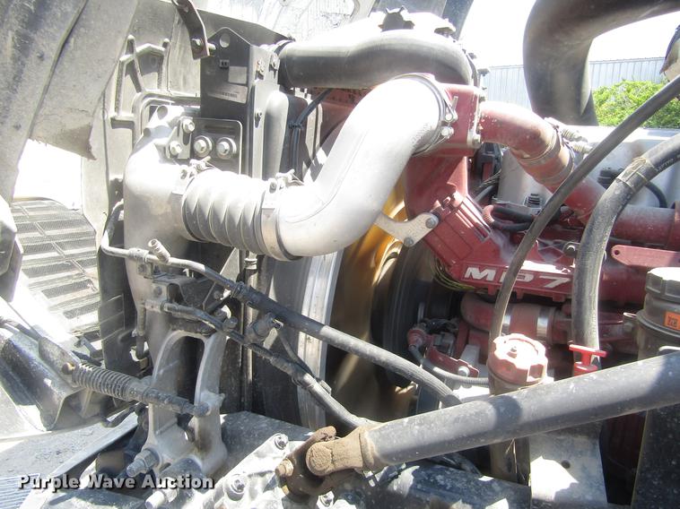 image for item DC0041 2012 Mack CXU613 semi truck