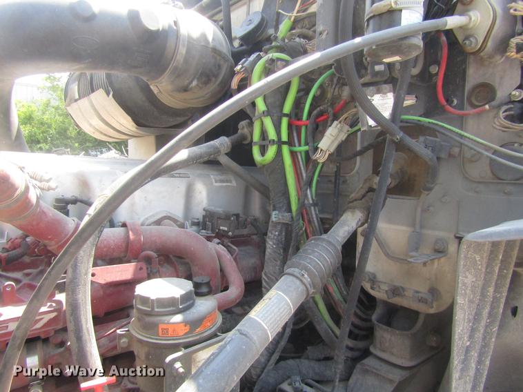 image for item DC0041 2012 Mack CXU613 semi truck