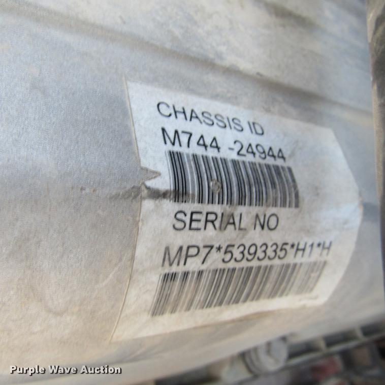 image for item DC0041 2012 Mack CXU613 semi truck