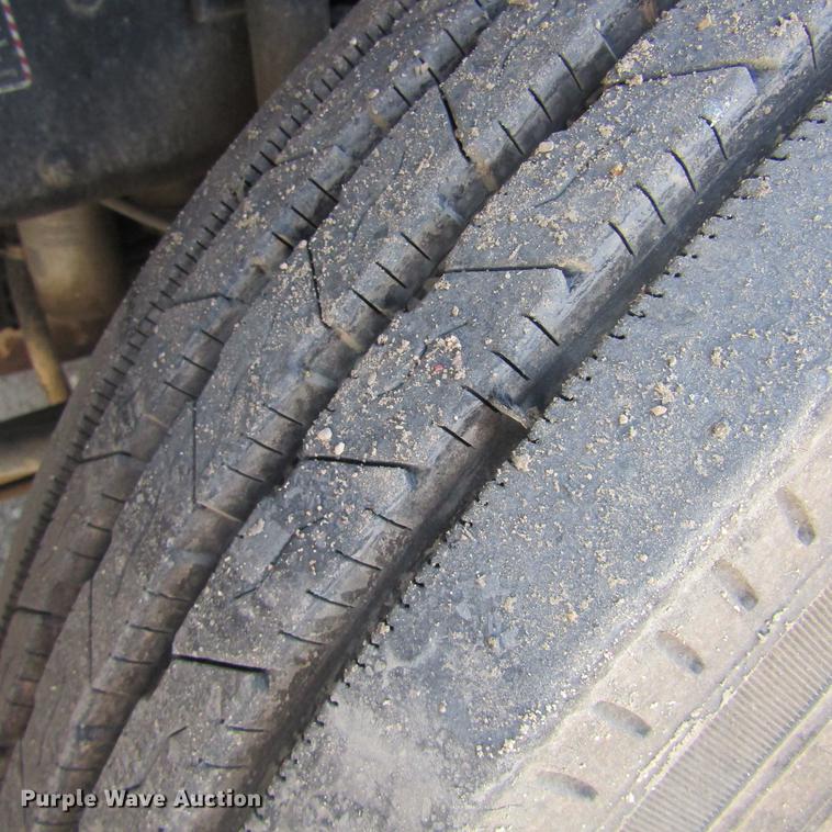 image for item DC0041 2012 Mack CXU613 semi truck