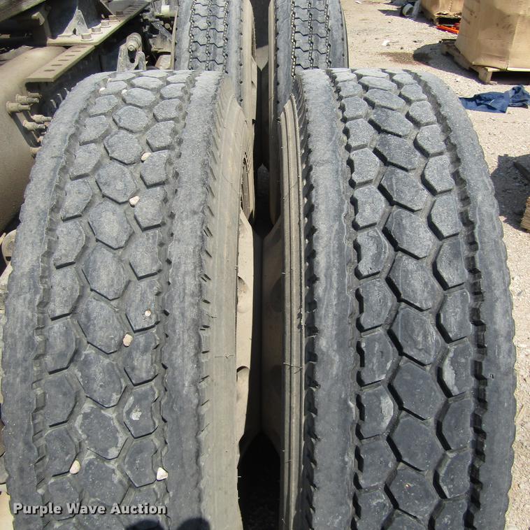 image for item DC0041 2012 Mack CXU613 semi truck