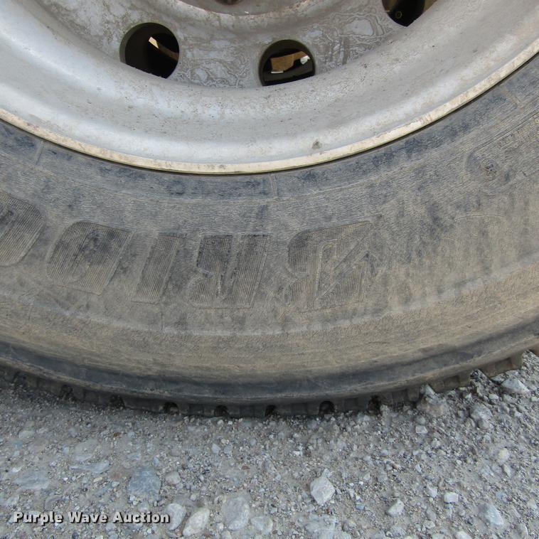 image for item DC0041 2012 Mack CXU613 semi truck