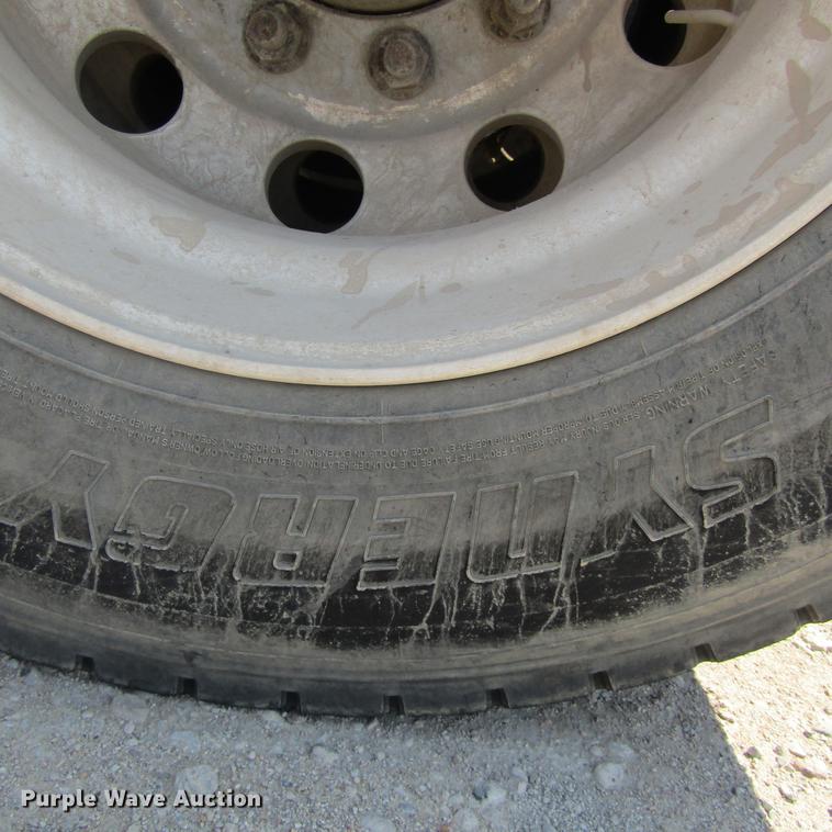 image for item DC0041 2012 Mack CXU613 semi truck