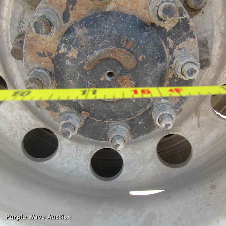 image for item DC0041 2012 Mack CXU613 semi truck