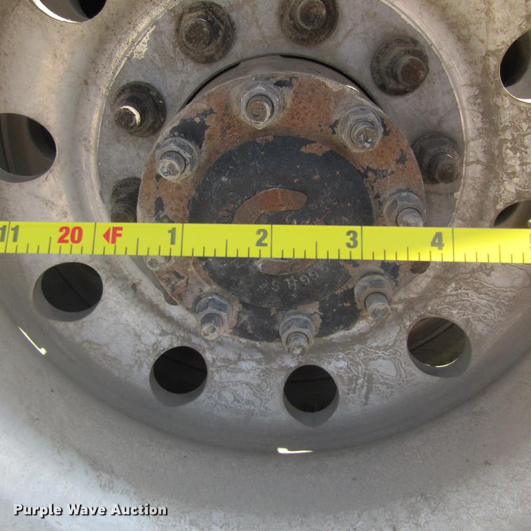 image for item DC0041 2012 Mack CXU613 semi truck