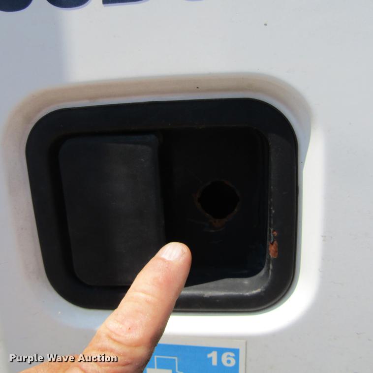 image for item DC0041 2012 Mack CXU613 semi truck