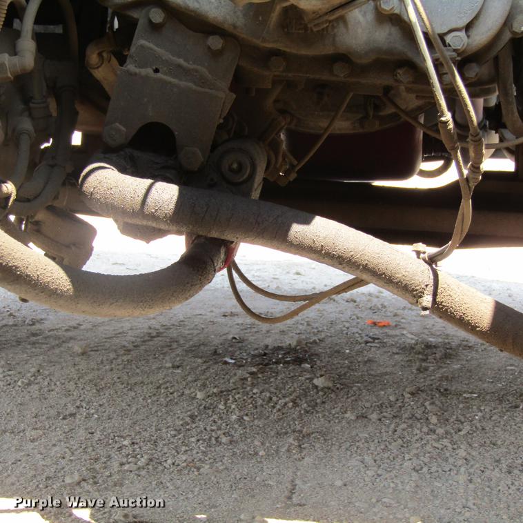 image for item DC0041 2012 Mack CXU613 semi truck