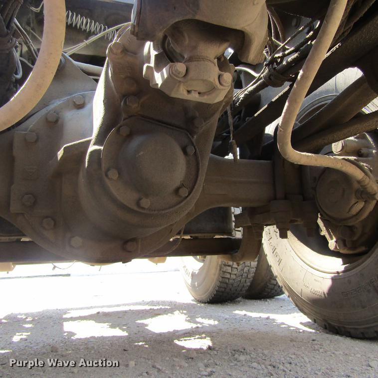 image for item DC0041 2012 Mack CXU613 semi truck