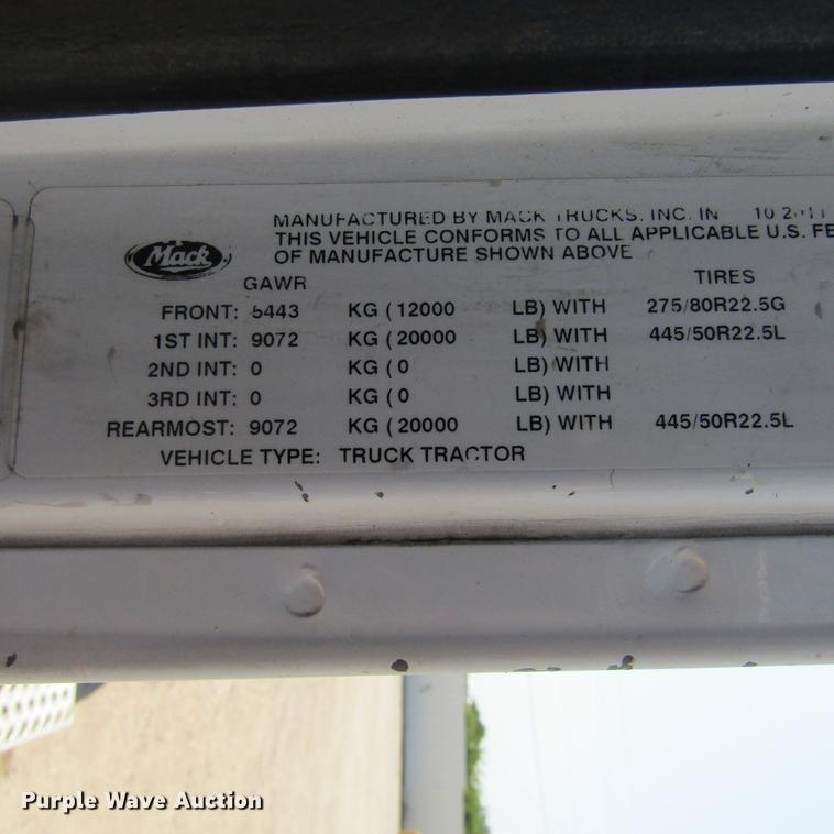 image for item DC0041 2012 Mack CXU613 semi truck