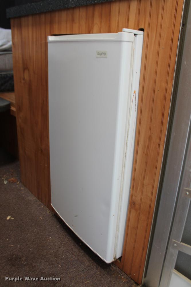 image for item DD5263 1968 American car trailer