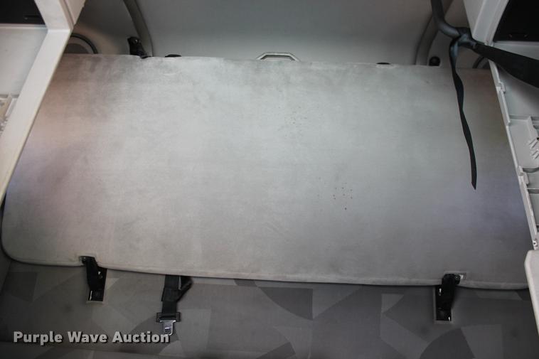 image for item DD5264 2005 Volvo VN semi truck