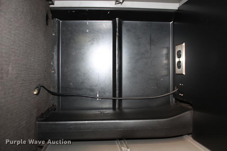 image for item DD5264 2005 Volvo VN semi truck