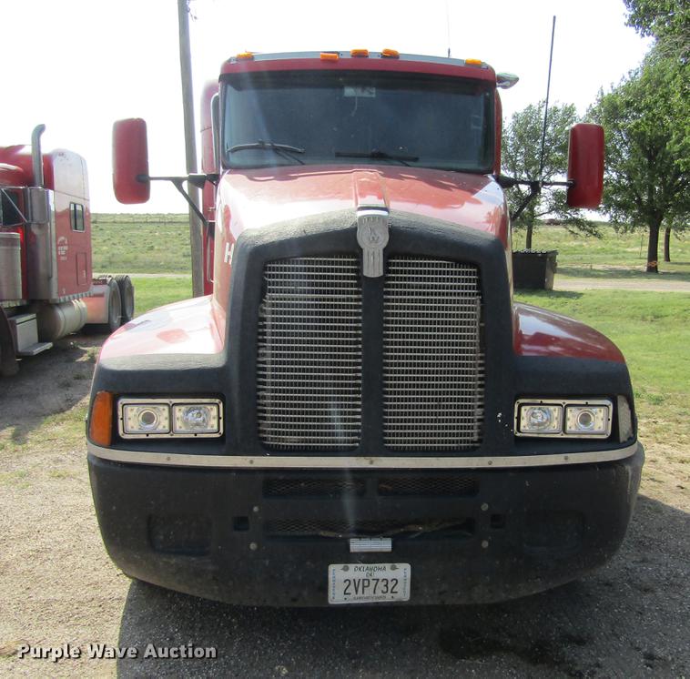 image for item DD5765 1997 Kenworth T600 semi truck