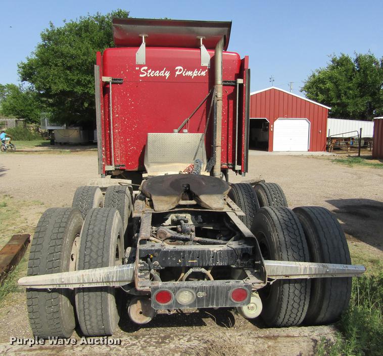 image for item DD5765 1997 Kenworth T600 semi truck