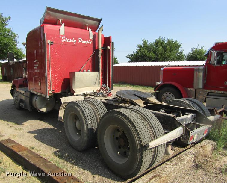 image for item DD5765 1997 Kenworth T600 semi truck