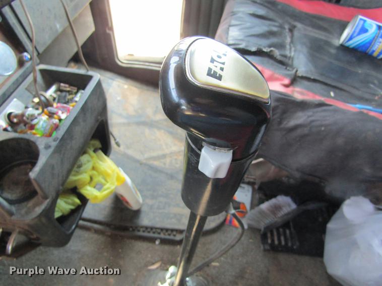 image for item DD5765 1997 Kenworth T600 semi truck