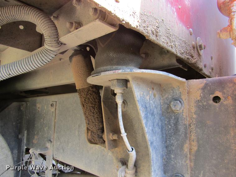 image for item DD5765 1997 Kenworth T600 semi truck