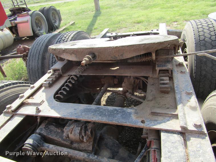 image for item DD5765 1997 Kenworth T600 semi truck