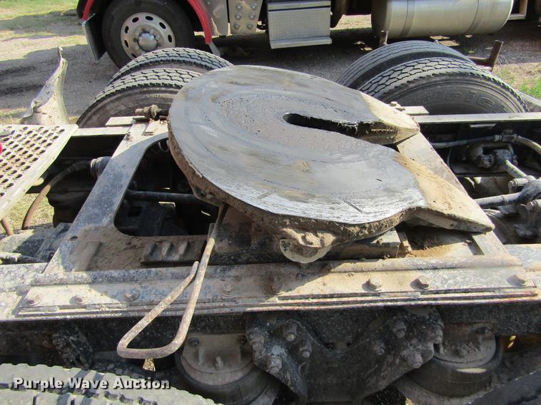 image for item DD5765 1997 Kenworth T600 semi truck