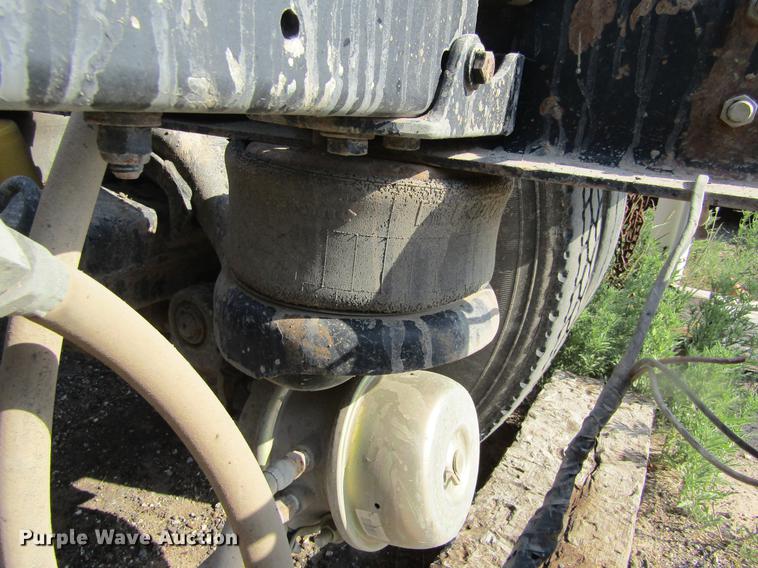 image for item DD5765 1997 Kenworth T600 semi truck