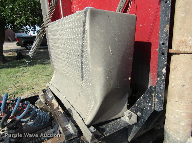 image for item DD5765 1997 Kenworth T600 semi truck