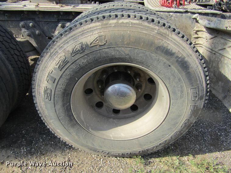 image for item DD5765 1997 Kenworth T600 semi truck